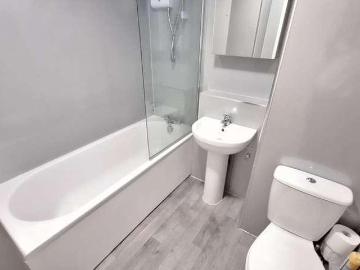 2 bed flat for sale