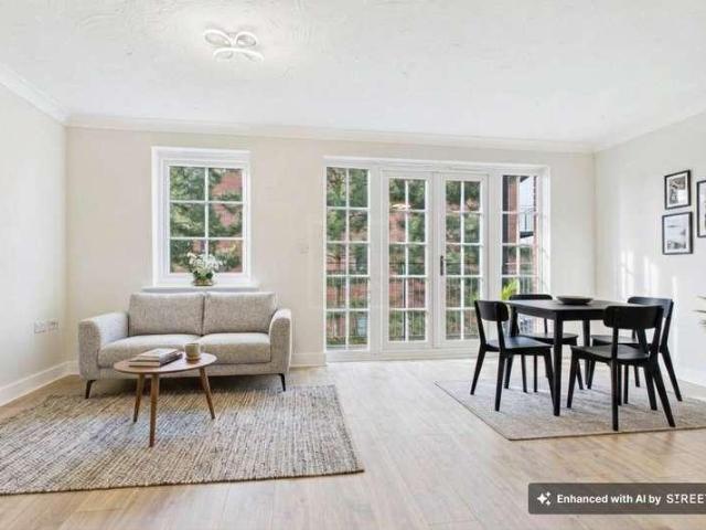2 bed flat for sale