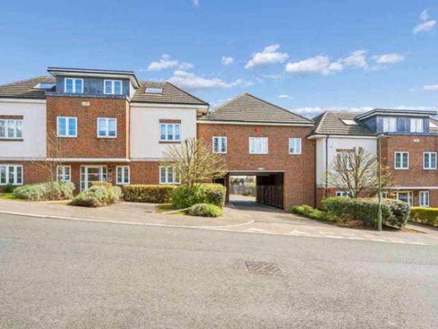 2 bed flat for sale