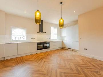 3 bed flat for sale