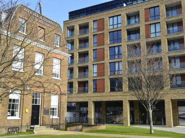 2 bed flat for sale