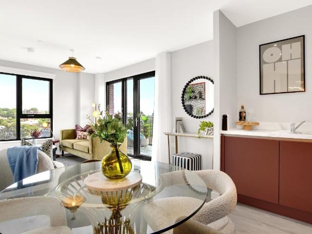 2 bed flat for sale