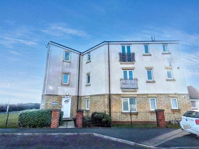 2 bed flat for sale