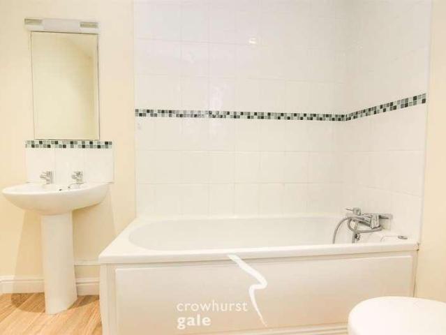 2 bed flat for sale