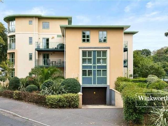 2 bed flat for sale