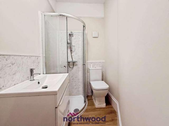 2 bed flat for sale