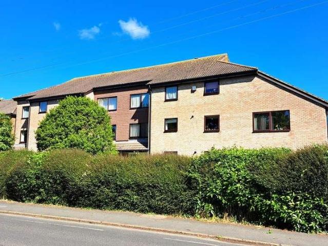 2 bed flat for sale