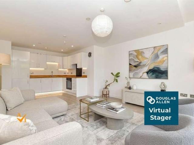2 bed flat for sale