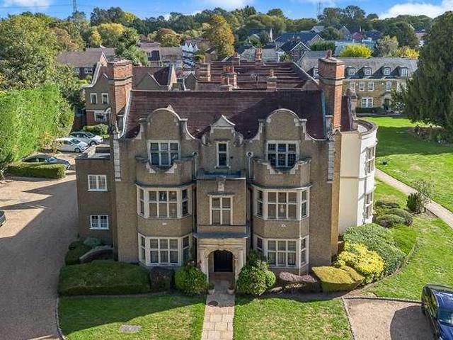 2 bed flat for sale