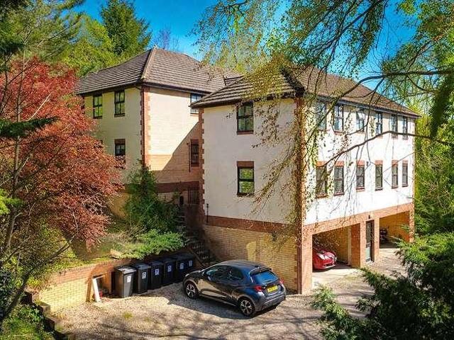 2 bed flat for sale