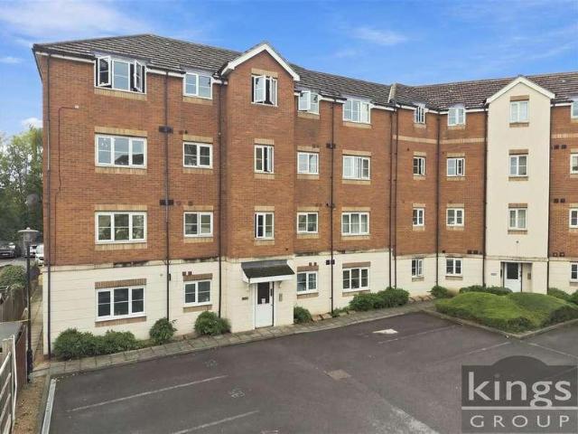 2 bed flat for sale