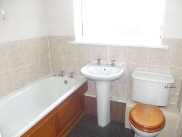 2 bed flat for sale
