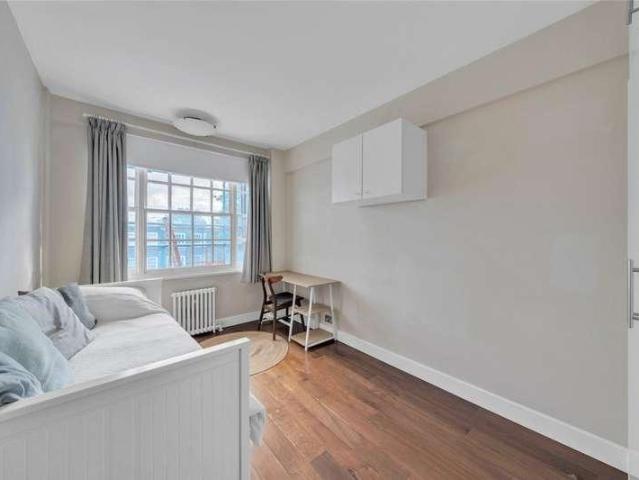 2 bed flat for sale
