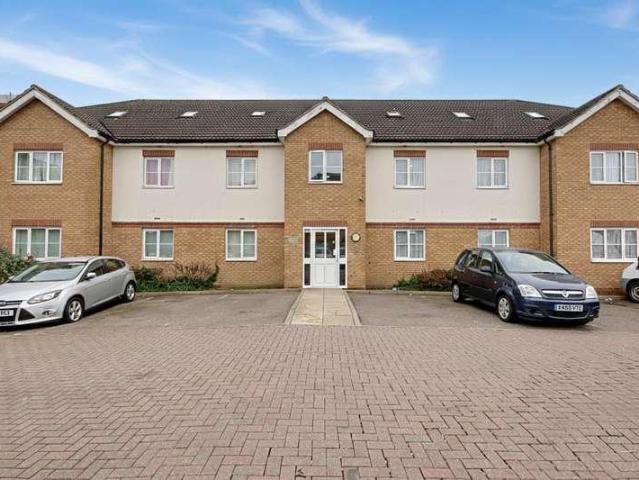2 bed flat for sale