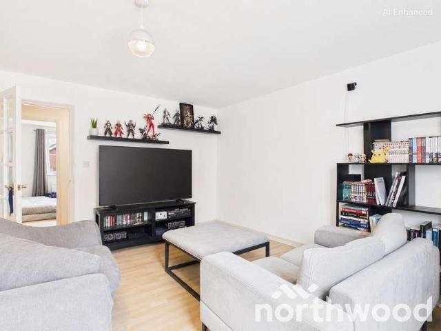 2 bed flat for sale