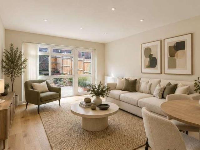 2 bed flat for sale