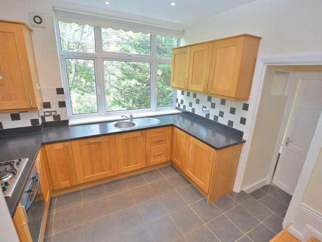 2 bed flat for sale