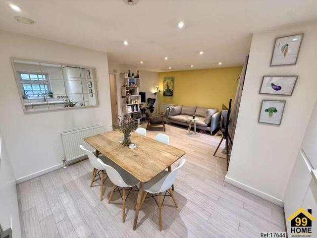 2 bed flat for sale