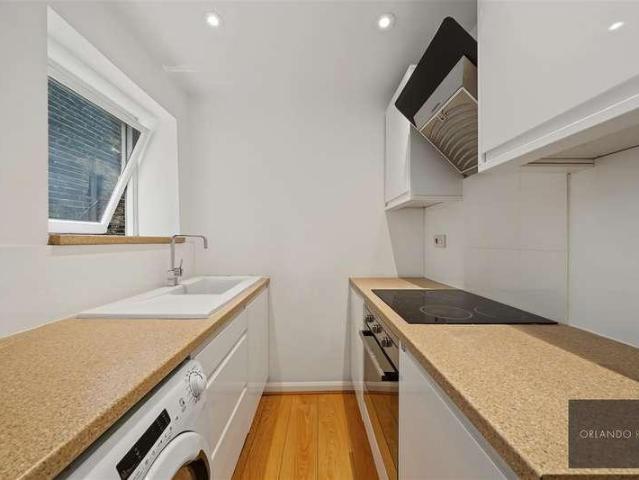 2 bed flat for sale