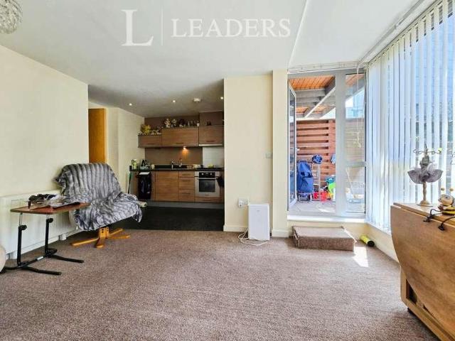 2 bed flat for sale