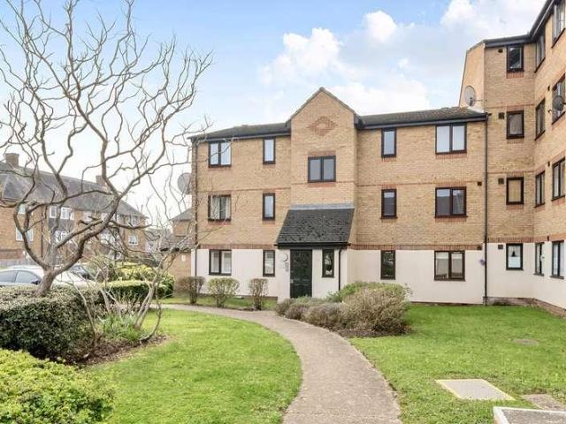 2 bed flat for sale