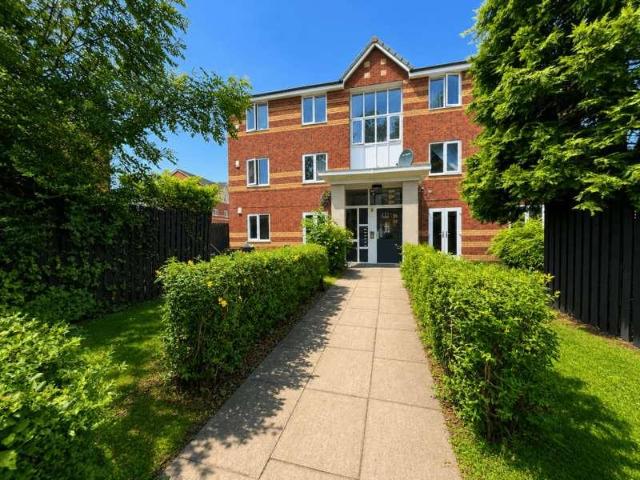 2 bed flat for sale