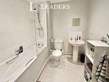 2 bed flat for sale