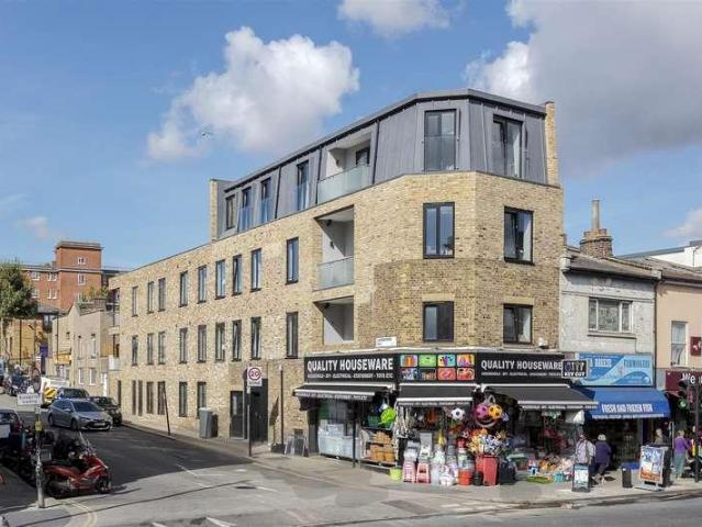 2 bed flat for sale