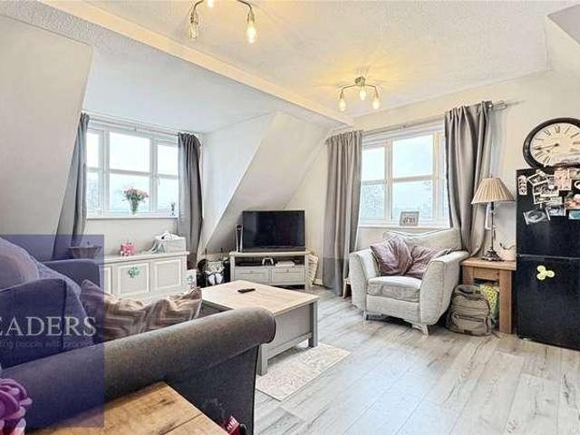 2 bed flat for sale