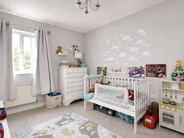 2 bed flat for sale