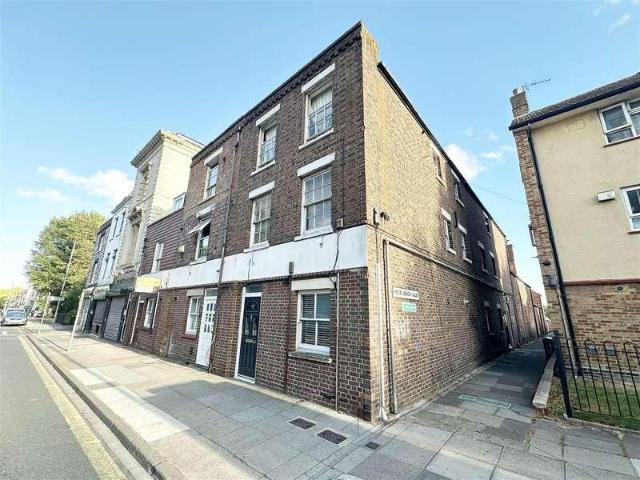 2 bed flat for sale
