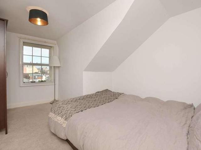 2 bed flat for sale