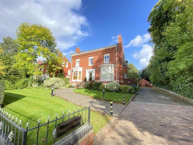 2 bed flat for sale