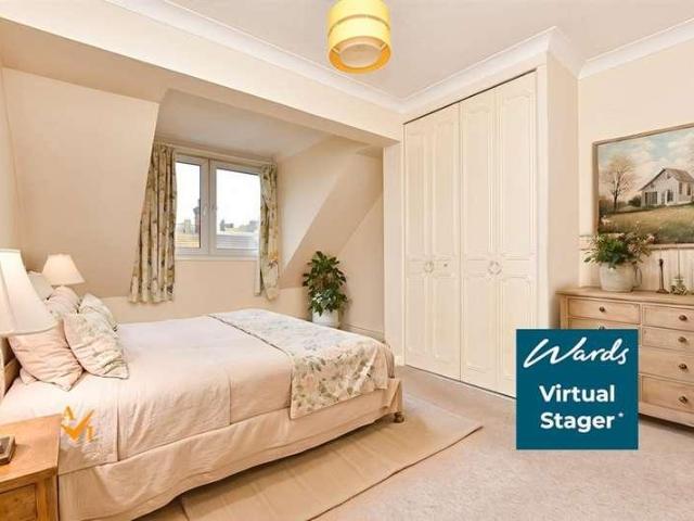 2 bed flat for sale