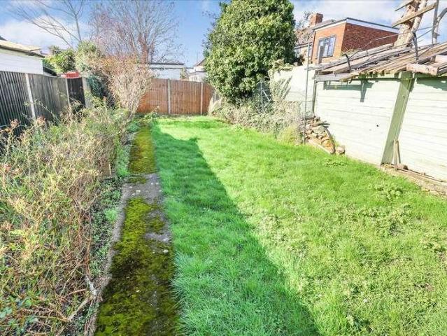 2 bed flat for sale