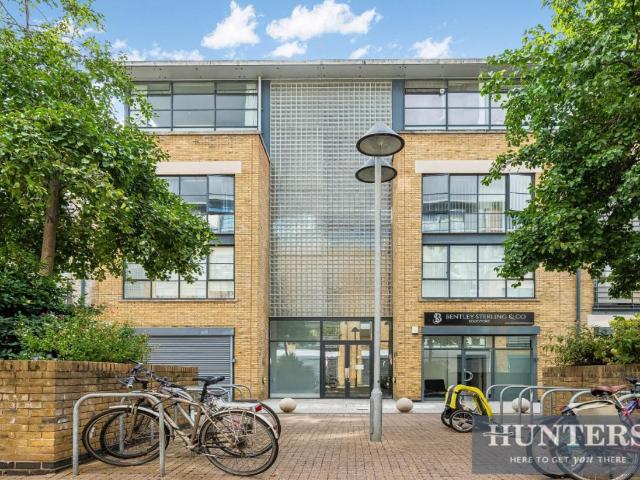2 bed flat for sale