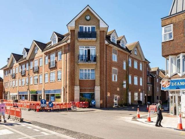 2 bed flat for sale