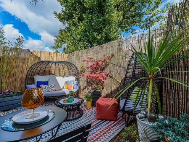 2 bed flat for sale