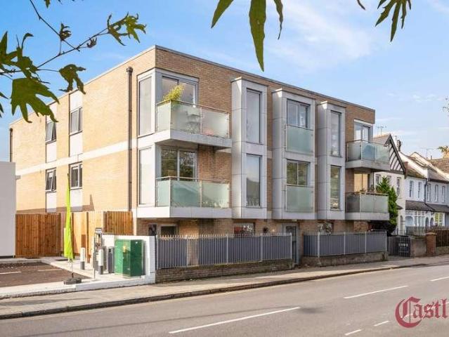 2 bed flat for sale