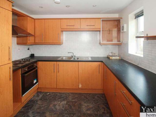 2 bed flat for sale