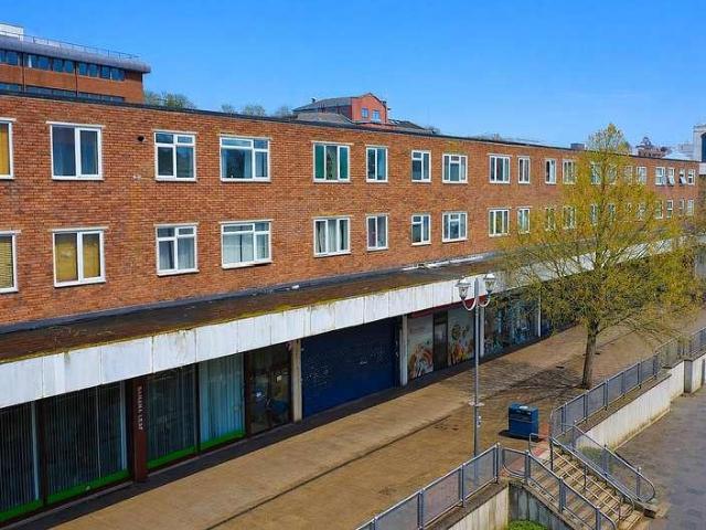 2 bed flat for sale