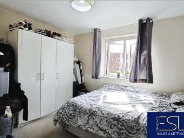 2 bed flat for sale