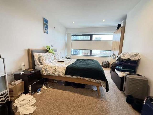 2 bed flat for sale