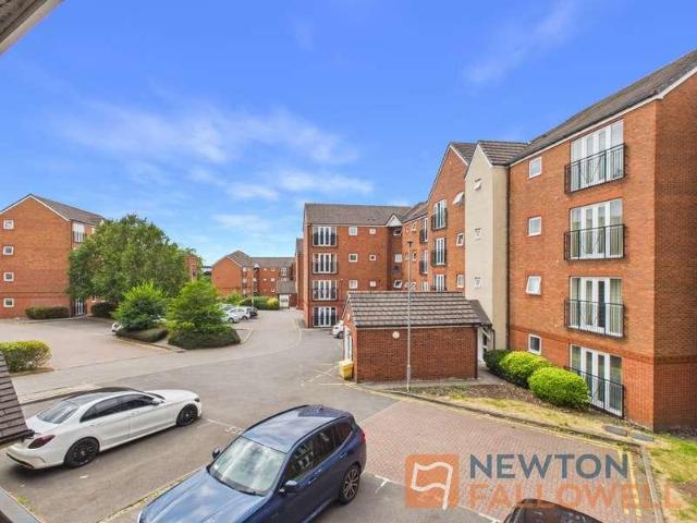 2 bed flat for sale