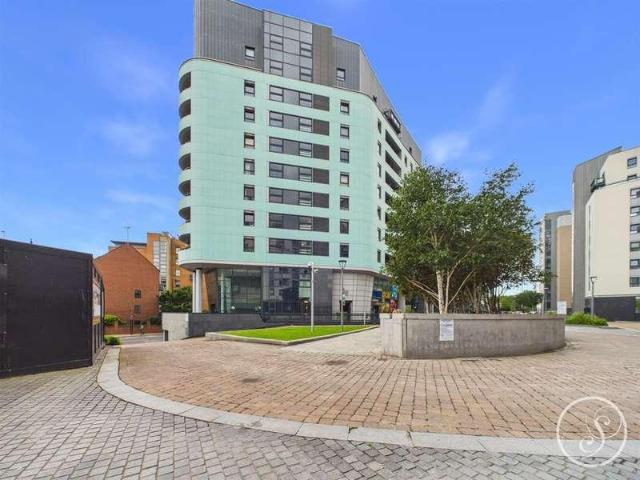 2 bed flat for sale