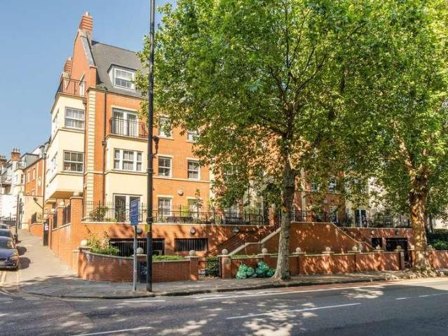 2 bed flat for sale