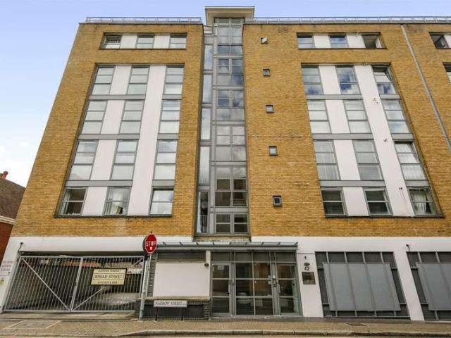 2 bed flat for sale