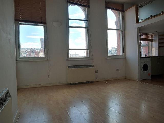 2 bed flat for sale