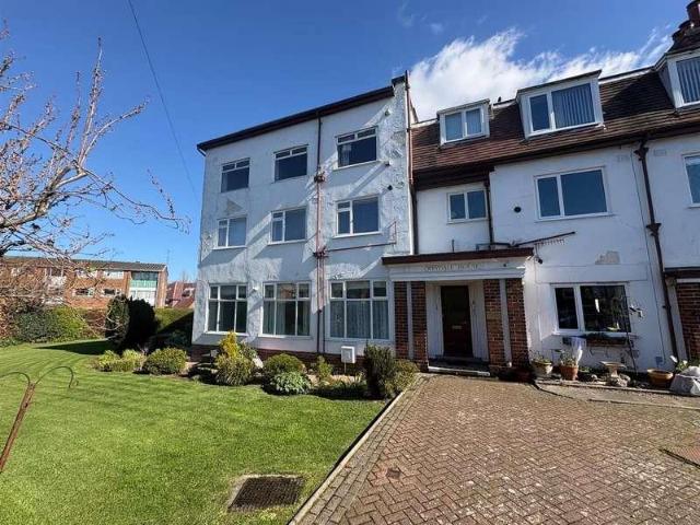2 bed flat for sale
