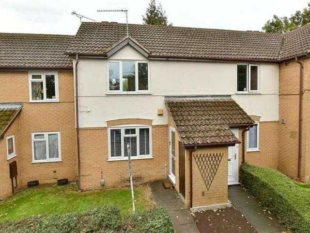 2 bed flat for sale